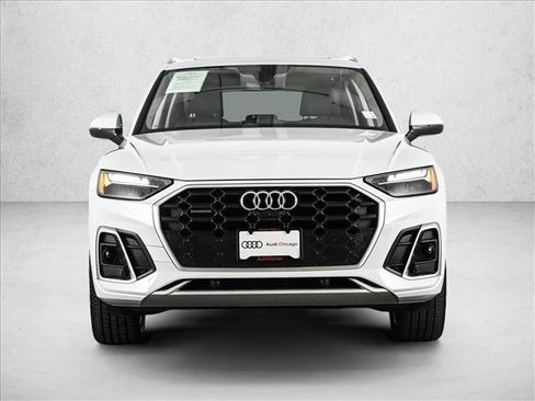 Used 2023 Audi Q5 2.0T Premium Plus w/ Premium Plus Package AWD/4WD image 2