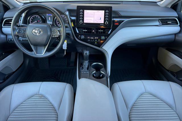 Certified 2022 Toyota Camry SE FWD image 3