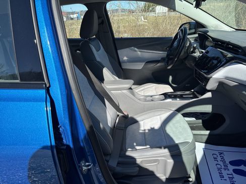 Used 2022 Chevrolet Bolt EUV Premier w/ Sun & Sound Package image 24
