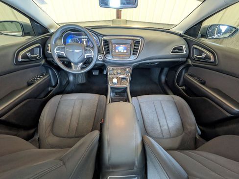 Used 2015 Chrysler 200 Limited w/ Convenience Group FWD image 5