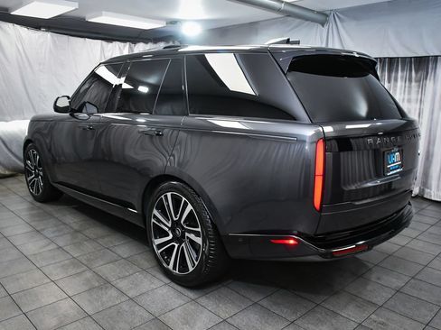 Used 2023 Land Rover Range Rover SE AWD/4WD image 4