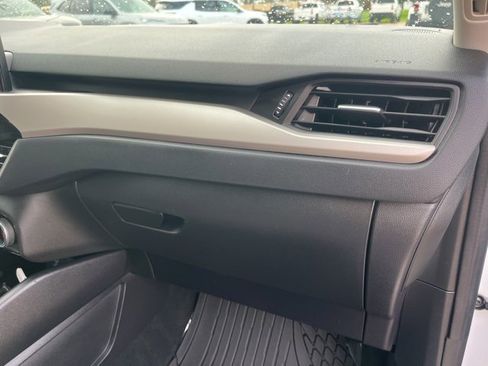 Used 2022 Ford Escape SE w/ Cold Weather Package image 59