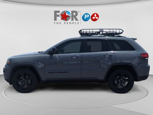 Used 2020 Jeep Grand Cherokee Laredo AWD/4WD image 2