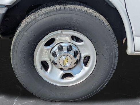Used 2024 Chevrolet Express 3500 LT w/ LT Preferred Equipment Group RWD image 28