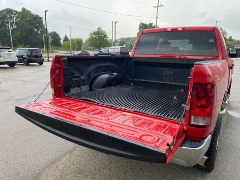 Used 2013 RAM 2500 Tradesman w/ Chrome Appearance Group image 36