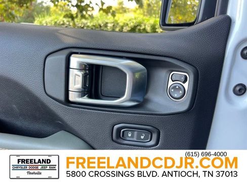 New 2025 Jeep Gladiator Mojave w/ Convenience Group image 15