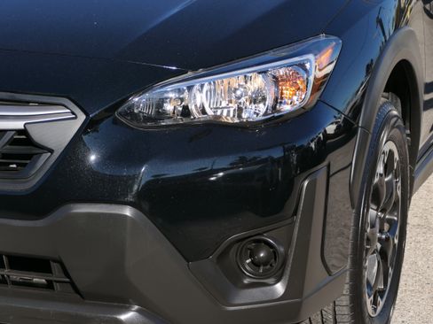 Certified 2023 Subaru Crosstrek 2.0i image 9