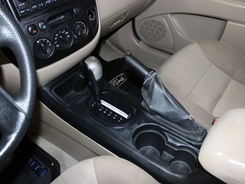 Used 2007 Ford Escape XLS FWD image 15