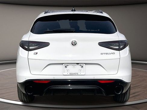 Used 2024 Alfa Romeo Stelvio Veloce image 4