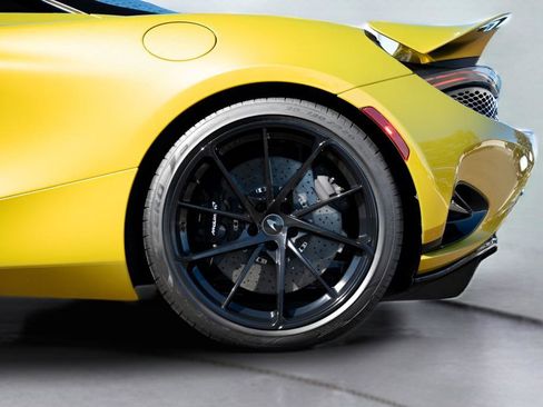 New 2026 McLaren 750S Spider RWD image 33