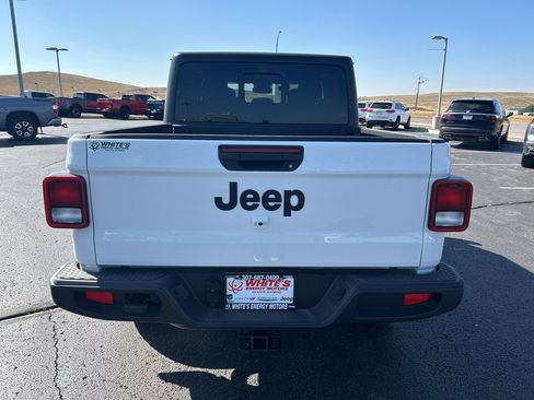 New 2025 Jeep Gladiator Sport AWD/4WD image 8
