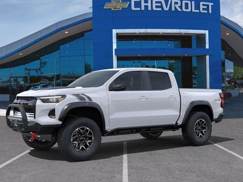 New 2025 Chevrolet Colorado ZR2 w/ Off-Road Front Bumper Package image 40