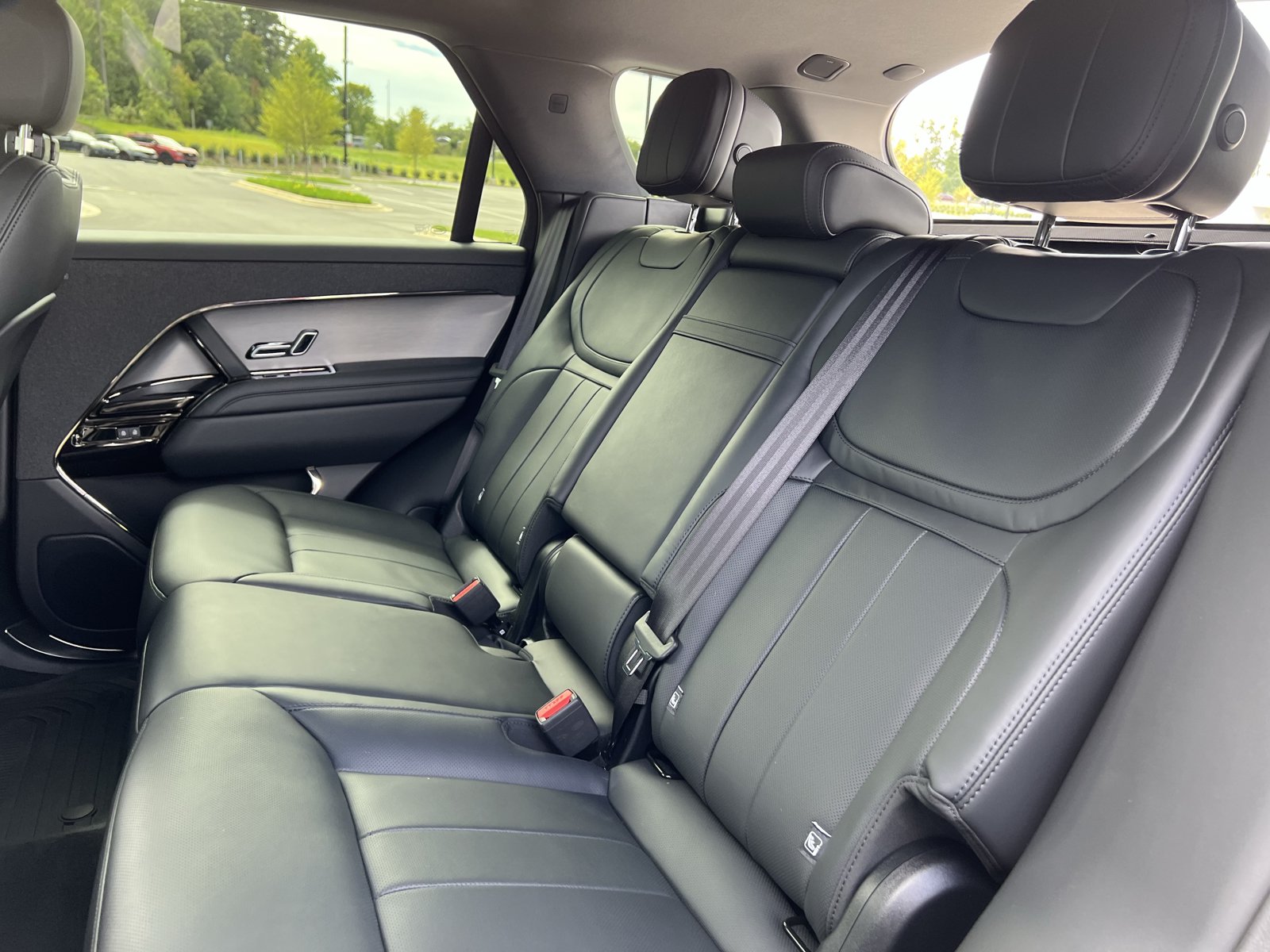 Used 2025 Land Rover Range Rover Sport SE AWD/4WD image 30