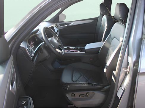 Used 2024 Volkswagen Atlas Cross Sport SE FWD image 24