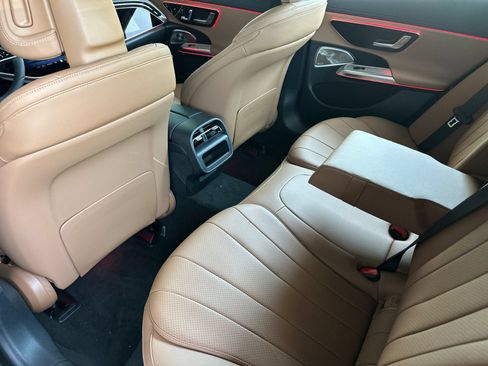 Used 2025 Mercedes-Benz E 350 Sedan image 12