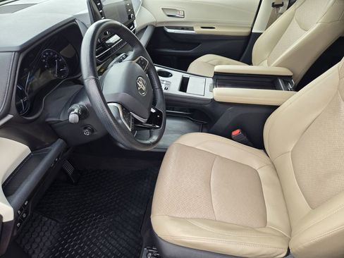 Used 2022 Toyota Sienna Limited FWD image 11