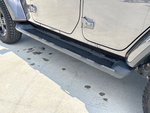 Used 2022 Jeep Wrangler Unlimited Sahara AWD/4WD image 52