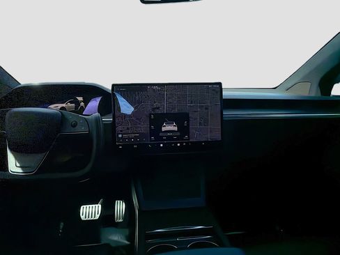 Used 2022 Tesla Model X image 16