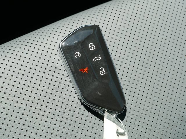 Certified 2025 Volkswagen Tiguan SE AWD/4WD image 35
