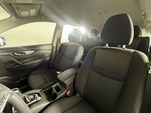 Used 2017 Nissan Rogue S image 10