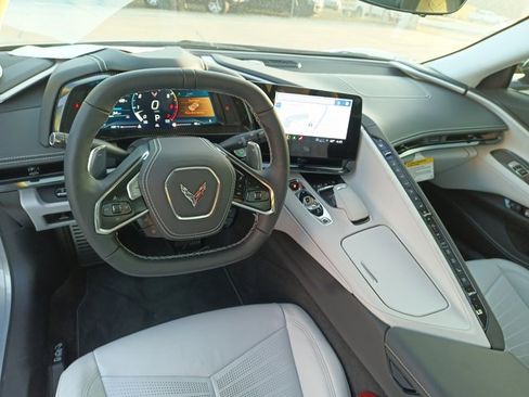 Used 2023 Chevrolet Corvette Stingray Premium Conv w/ Z51 Performance Package image 19