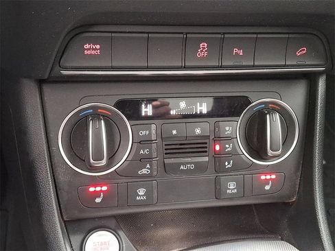 Used 2018 Audi Q3 2.0T Premium Plus w/ Premium Plus Package image 17