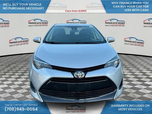 Used 2018 Toyota Corolla LE image 2