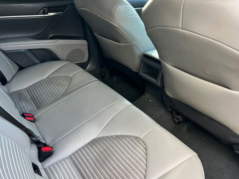 Used 2022 Toyota Camry SE image 18