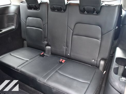 Used 2024 Nissan Pathfinder Platinum AWD/4WD image 25