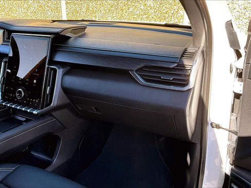 Used 2024 GMC Acadia Elevation w/ Black Edition image 16