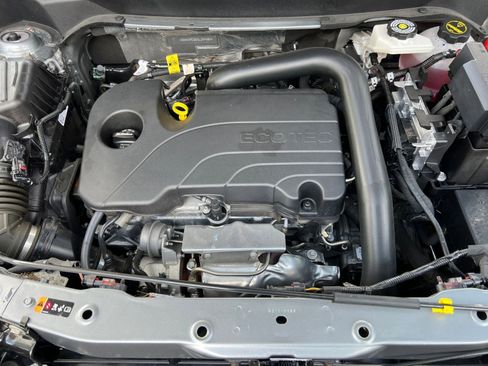 Used 2025 Chevrolet Equinox LT image 33