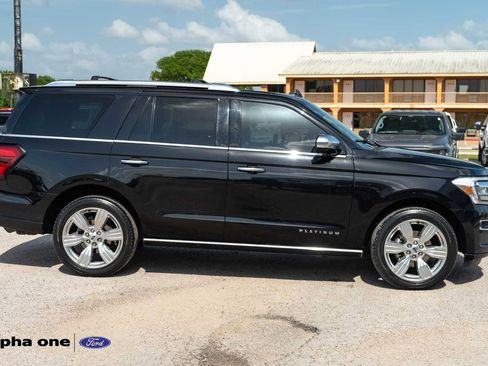 Used 2023 Ford Expedition Platinum AWD/4WD image 4
