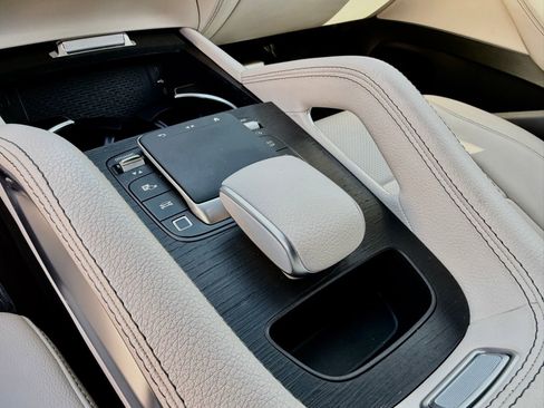 Used 2025 Mercedes-Benz GLE 350 4MATIC image 37