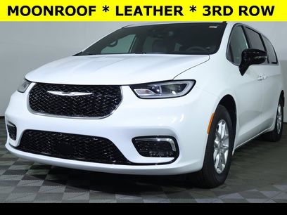 New 2026 Chrysler Pacifica Select