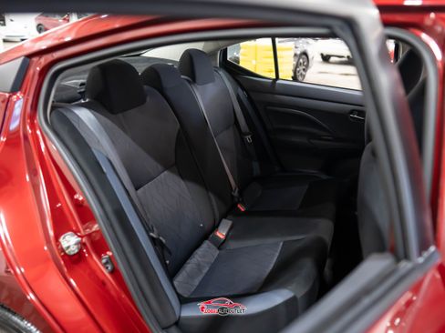 Used 2025 Nissan Versa SV image 18