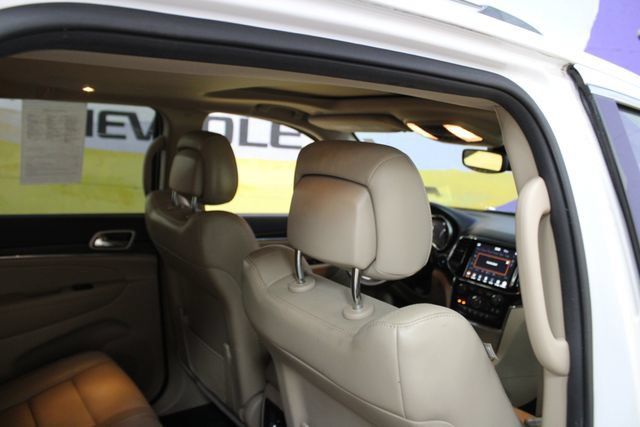 Used 2020 Jeep Grand Cherokee Limited AWD/4WD image 10
