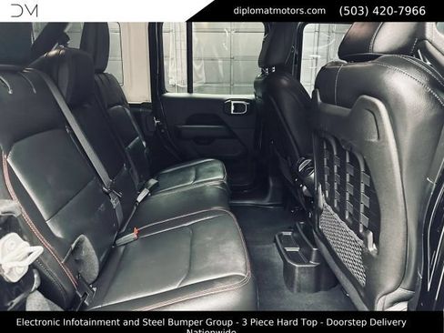 Used 2018 Jeep Wrangler Unlimited Rubicon AWD/4WD image 21