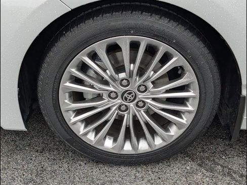 Used 2022 Toyota Avalon Limited image 26