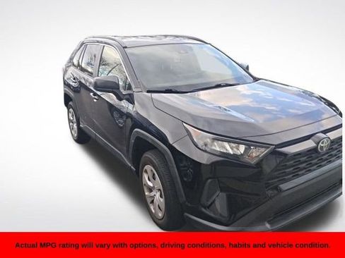 Used 2019 Toyota RAV4 LE image 5