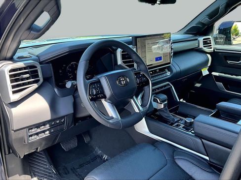 Used 2025 Toyota Tundra Platinum AWD/4WD image 17