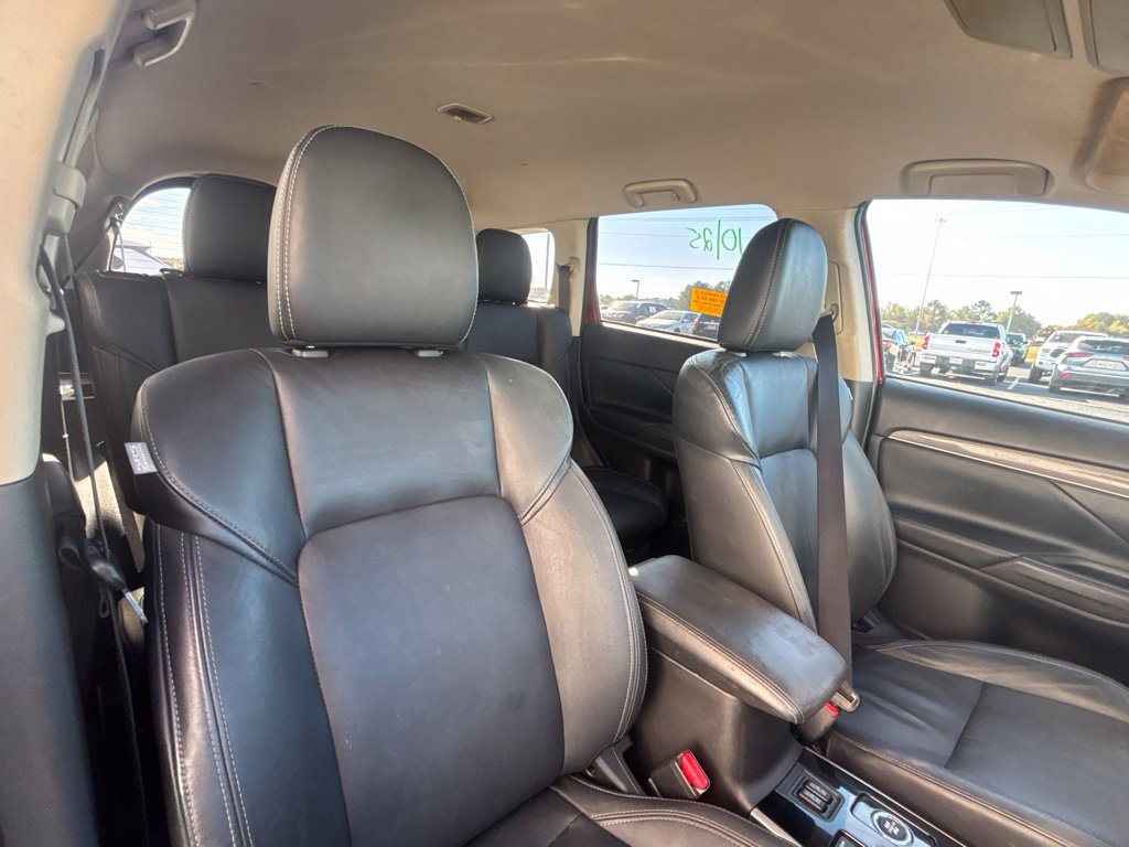Used 2020 Mitsubishi Outlander SEL AWD/4WD image 18