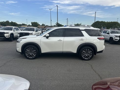 Certified 2023 Nissan Pathfinder SL w/ SL Premium Package image 8