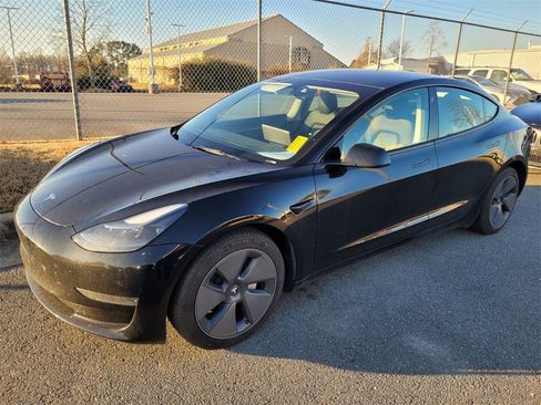 Used 2023 Tesla Model 3 Standard Range image 10