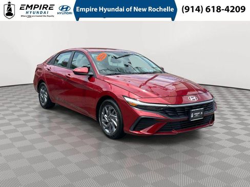 Certified 2024 Hyundai Elantra SEL FWD image 1