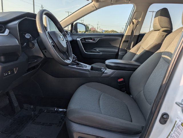 Used 2023 Toyota RAV4 XLE FWD image 27