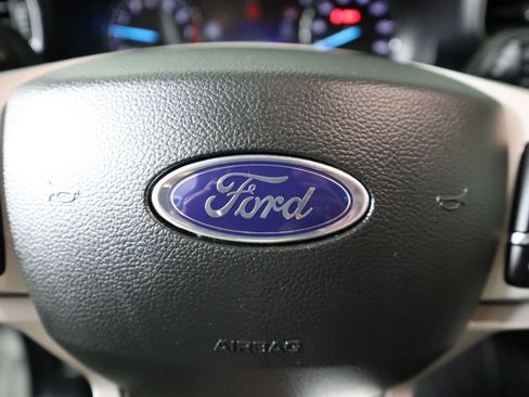 Used 2023 Ford Explorer Limited image 31