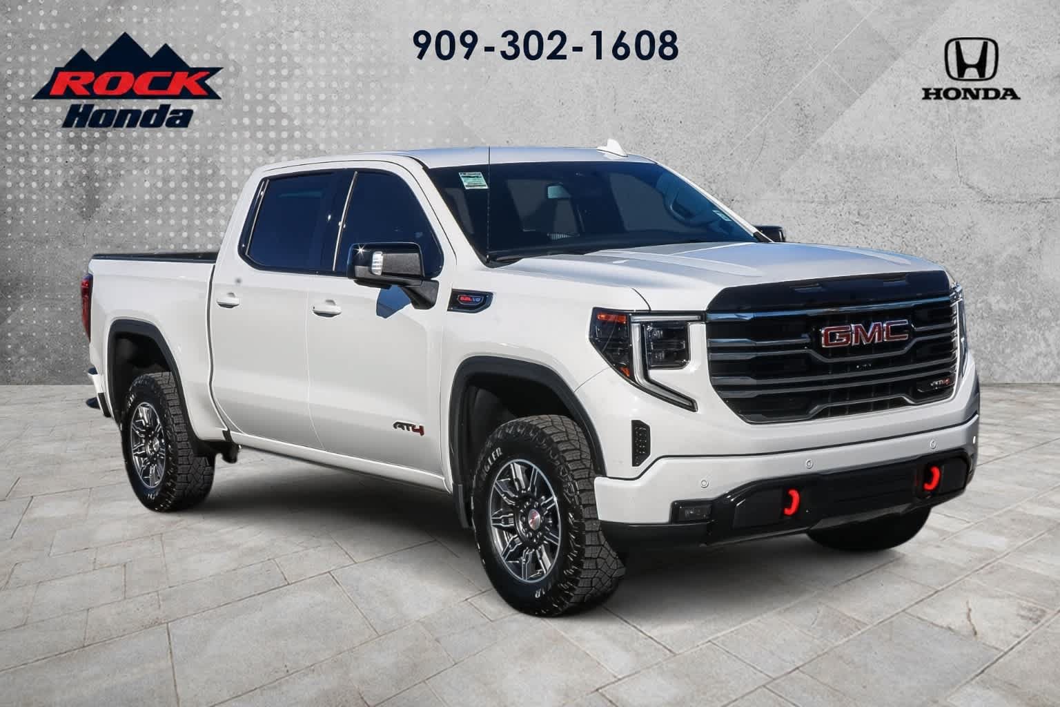 Used 2025 GMC Sierra 1500 AT4 AWD/4WD image 3