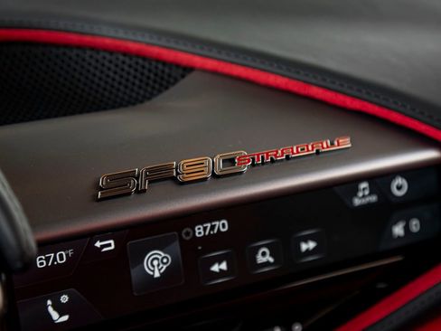 Used 2022 Ferrari SF90 Stradale AWD/4WD image 20