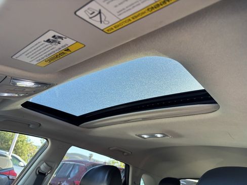 Used 2019 Kia Niro EX Premium image 15