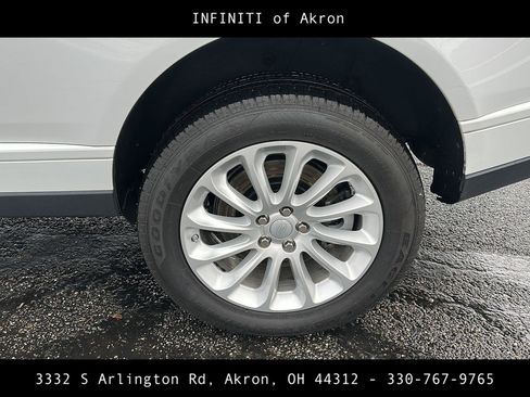 Used 2020 Land Rover Range Rover HSE image 22